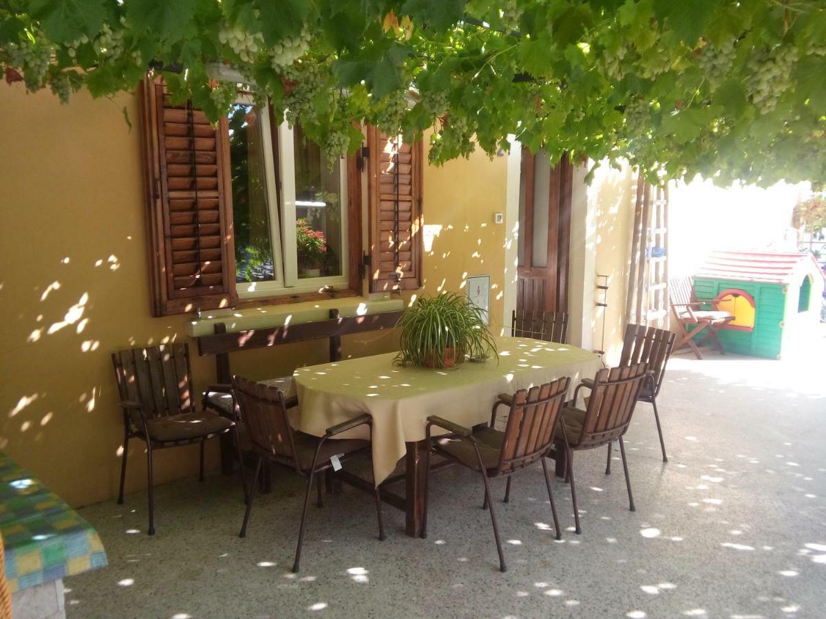 Villa Zajednica Ичичи Экстерьер фото